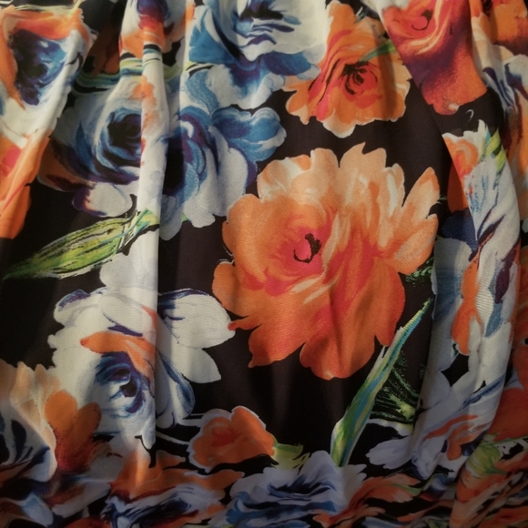 Lilly Rose Maxi Dress. Blue with floral pattern. M - Picture 5 of 6